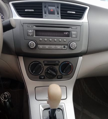 Nissan Sentra V4 1.8L Model 2014 8