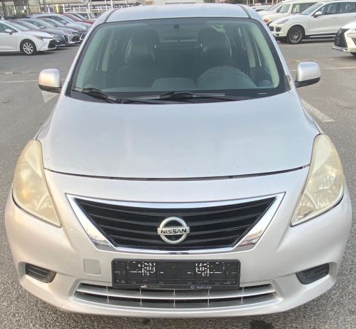 Nissan Versa SV V4 1.6L Model 2013 3