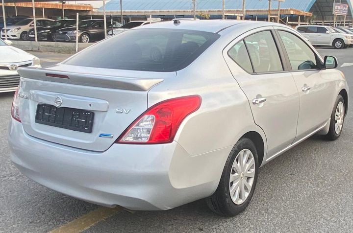 Nissan Versa SV V4 1.6L Model 2013 4