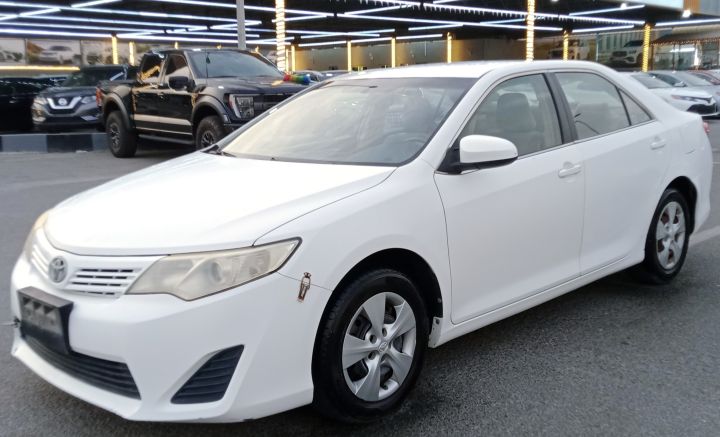 Toyota Camry GL V4 2.5L Model 2014 3