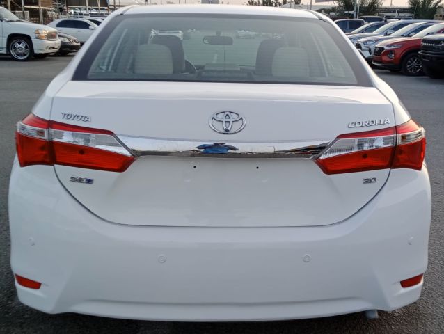 Toyota Corolla SE+ V4 2.0L Model 2014 10