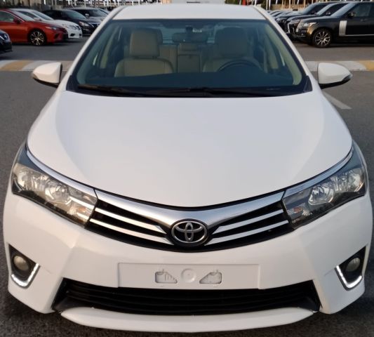 Toyota Corolla SE+ V4 2.0L Model 2014 3