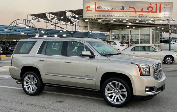 GMC Yukon Denali V8 6.2L Full Option Model 2017