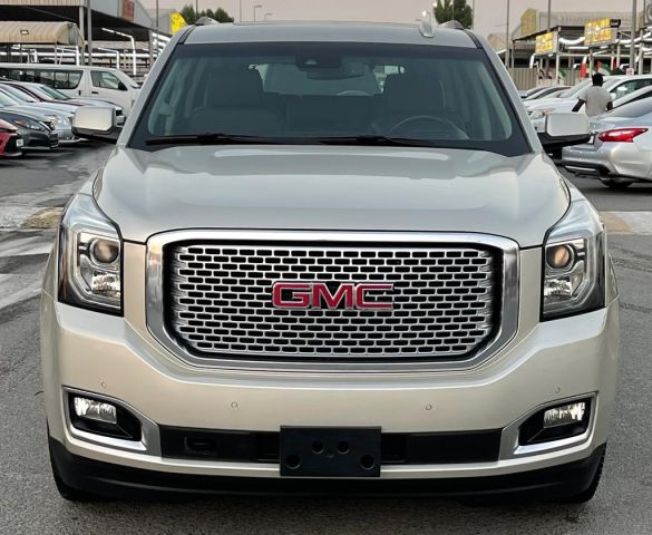 GMC Yukon Denali V8 6.2L Full Option Model 2017 3