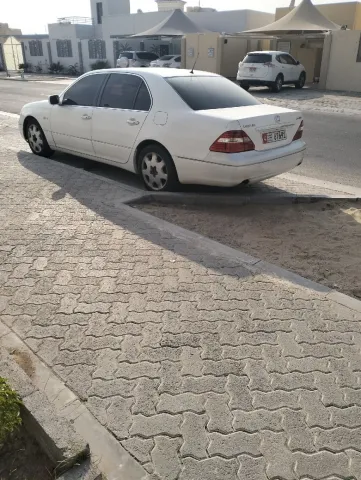 سيارة لكزس LS 430 موديل 2002 3