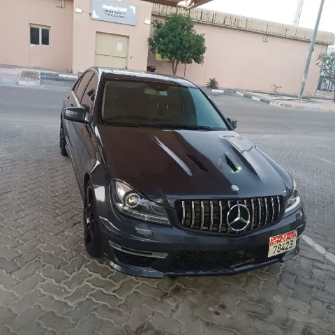 للبيع سيارة مرسيدس بنز c250 افانتجارد سبورت أربعة سيليندر 1800 cc