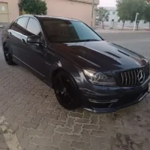 للبيع سيارة مرسيدس بنز c250 افانتجارد سبورت أربعة سيليندر 1800 cc 3