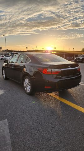 Lexus ES 350 V6 3.5L Full Options Model 2017 4