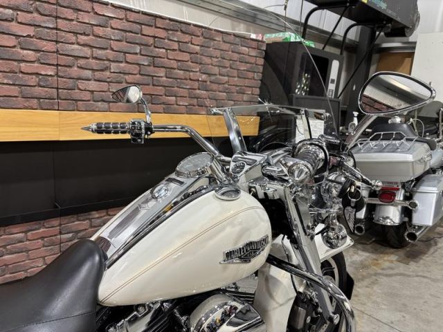 2015 Harley-Davidson® FLHR - Road King® 3