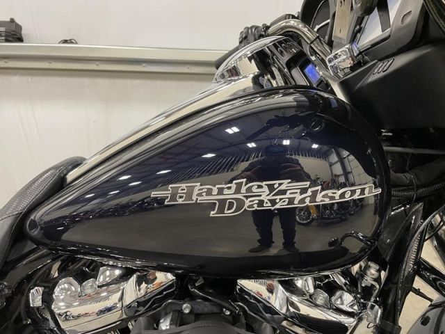 2019 Harley-Davidson® FLHX - Street Glide® 5