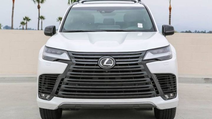 2022 Lexus LX for sale whatsapp+971527713895 3