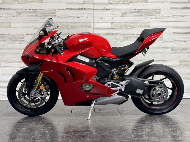 2021 Ducati panigale V4S (+971561943867)