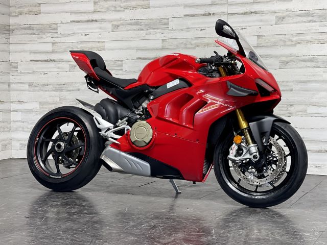 2021 Ducati panigale V4S (+971561943867) 2