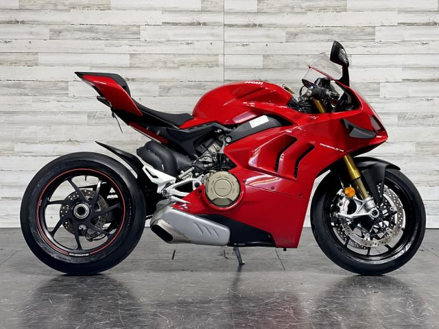 2021 Ducati panigale V4S (+971561943867) 3