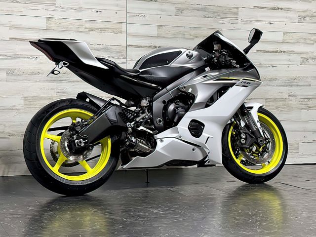 2017 Yamaha R6 (+971561943867) 4