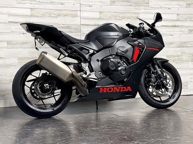 2017 Honda CBR 1000RR (+971561943867 4