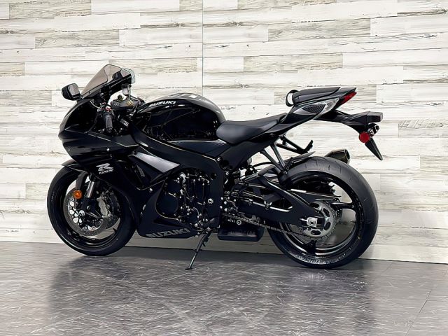 2024 Suzuki GSX R600(+971561943867)