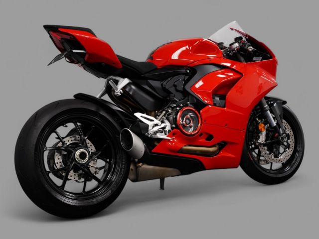 2025 Ducati panigale V2 (+971561943867)