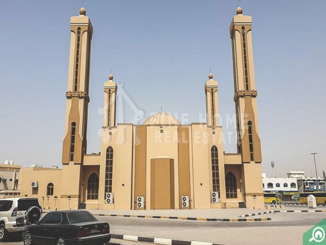 تملك الان مجمع موقع مميز جدا 3