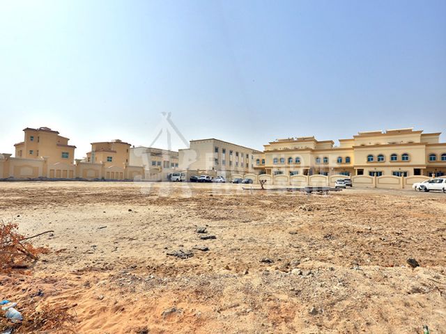 تمللك مجمع 5 فلل | موقع مميز في خليفة | سعر لا يعوض 3
