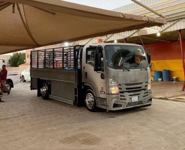 التخلص من الاثاث القديم بالرياض طش العفش 0557764683
