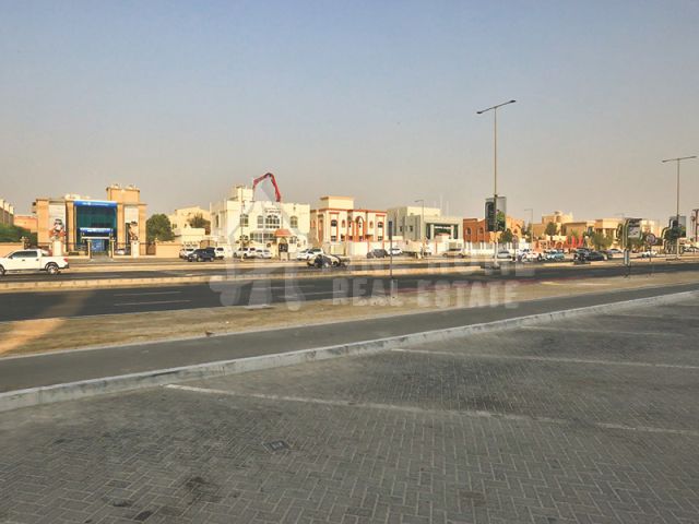 مجمع 3 فلل بمدينة خليفه | (12) شقة 7