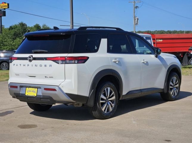 2024 Nissan Pathfinder SL 4WD 10