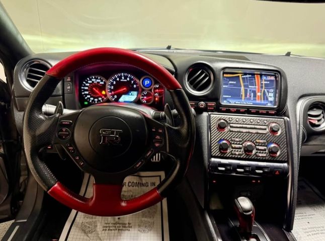 2015 Nissan GT-R 3