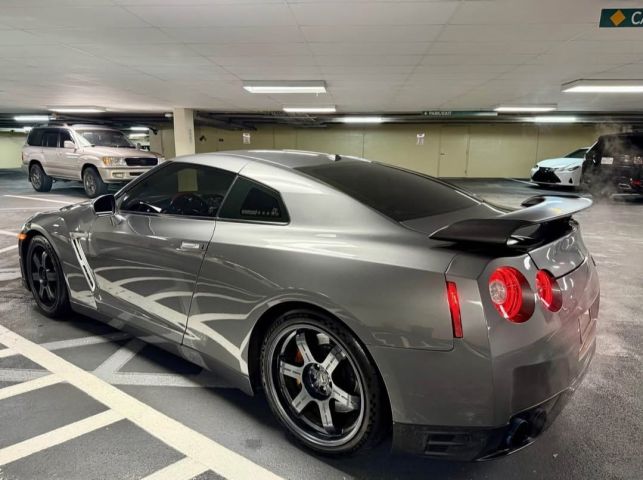 2015 Nissan GT-R 6