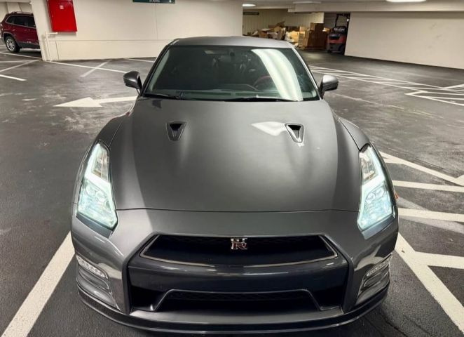 2015 Nissan GT-R 9