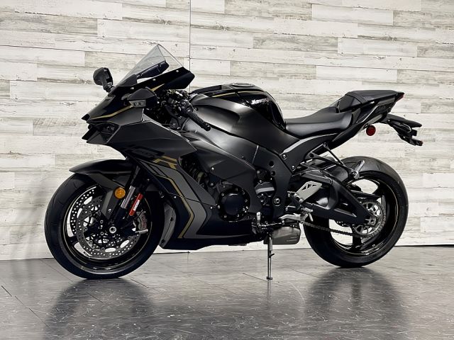 2023 Kawasaki Ninja ZX-10R  3