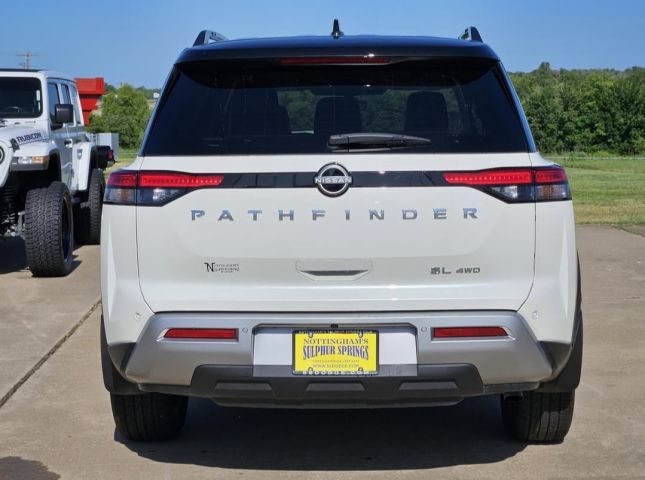 2024 Nissan Pathfinder SL 4WD