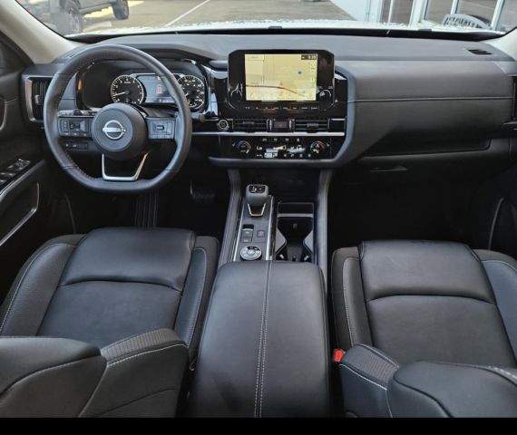 2024 Nissan Pathfinder SL 4WD 6