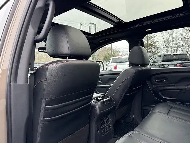 2021 Nissan Titan PRO-4X 7