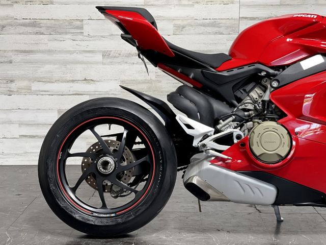 2021 DUCATI PANIGALE V4S 6