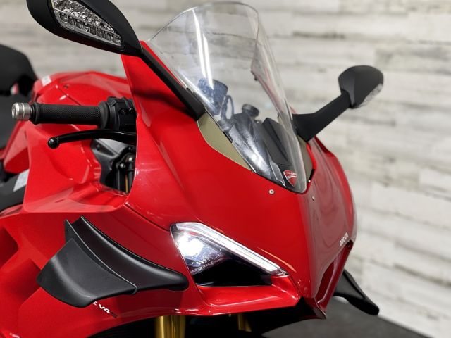 2021 DUCATI PANIGALE V4S 8