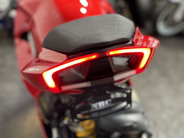 2021 DUCATI PANIGALE V4S 9