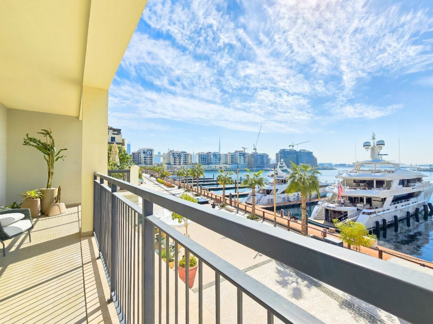 JUMEIRAH, 3 BEDROOMS - 214 M² APARTMENT FOR SALE