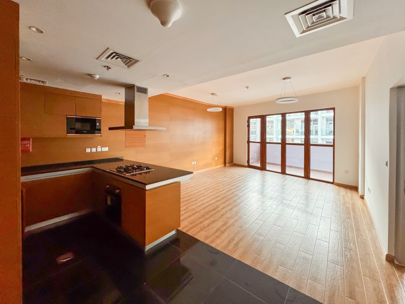 JUMEIRAH VILLAGE CIRCLE, 1 BEDROOM - 82 M² APARTMENT FOR SALE