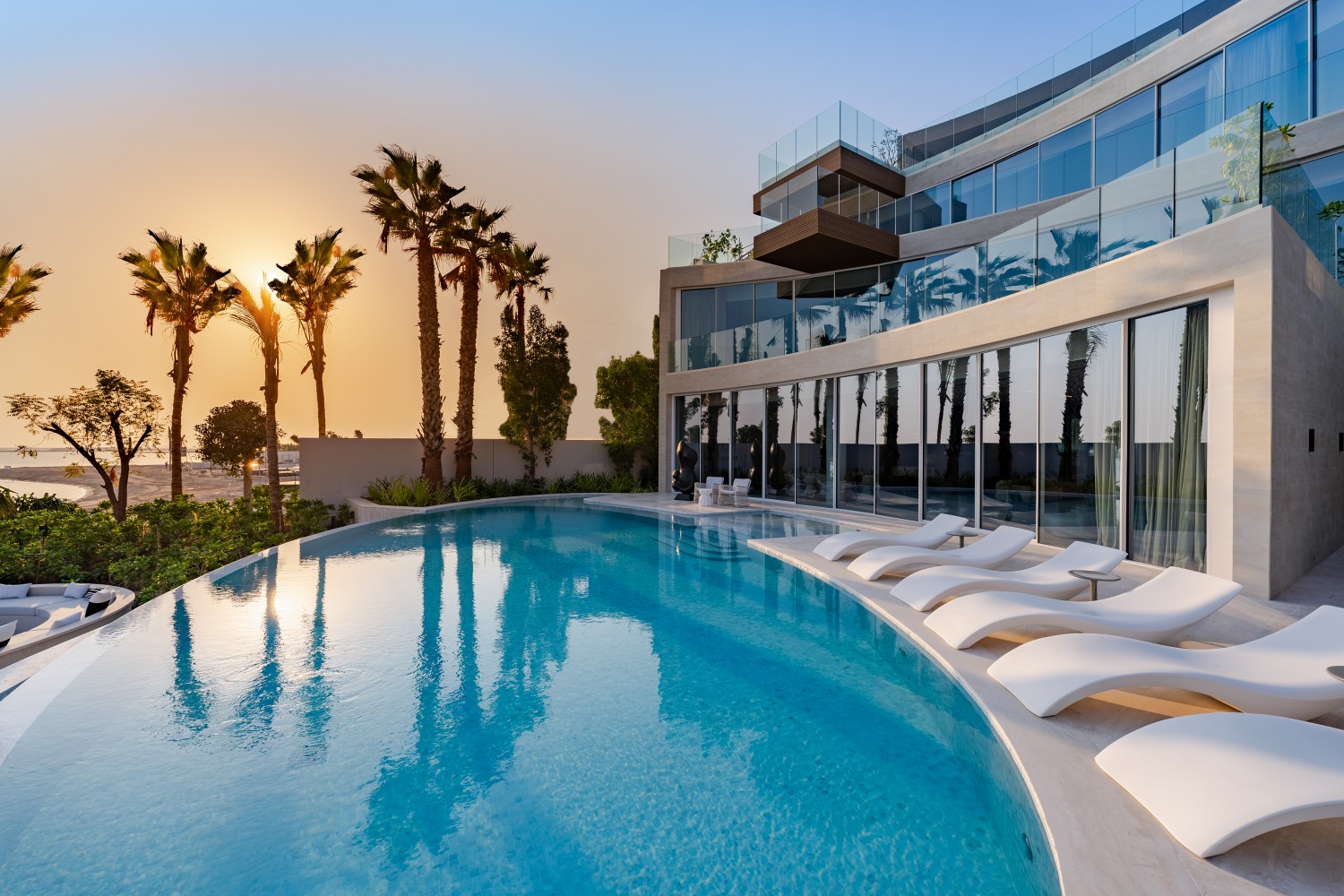 THE WORLD ISLANDS, 6 BEDROOMS - 3 076 M² VILLA FOR SALE