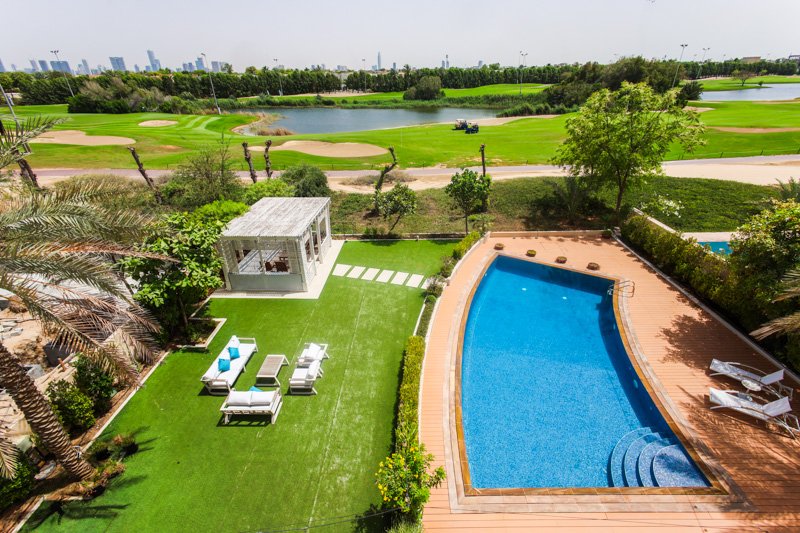 THE LAKES, 6 BEDROOMS - 678 M² VILLA FOR SALE