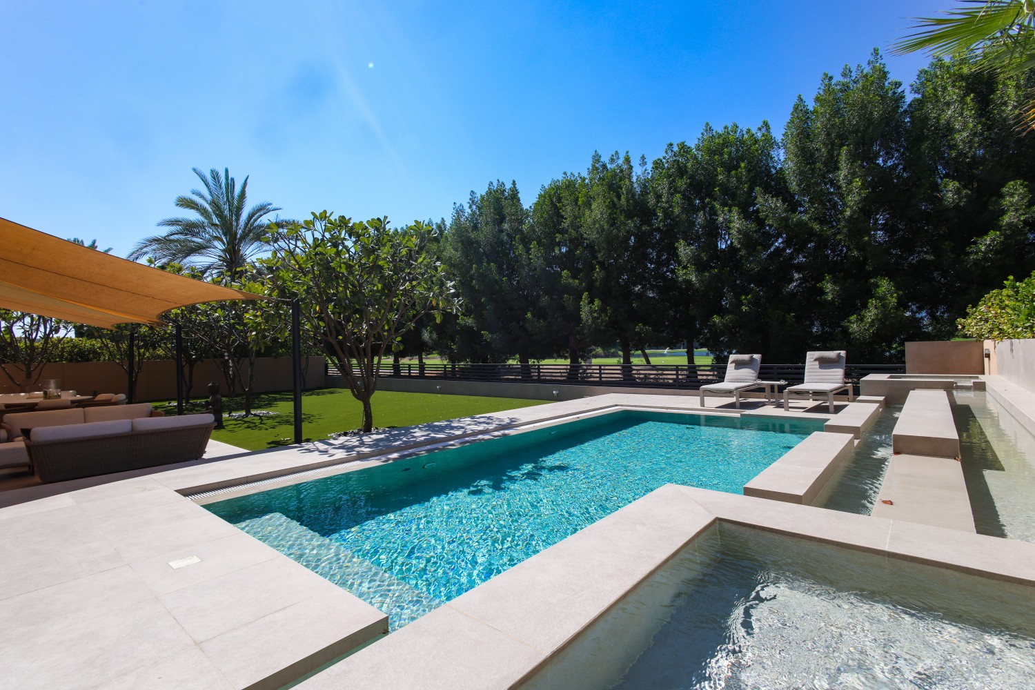 THE LAKES, 5 BEDROOMS - 604 M² VILLA FOR SALE