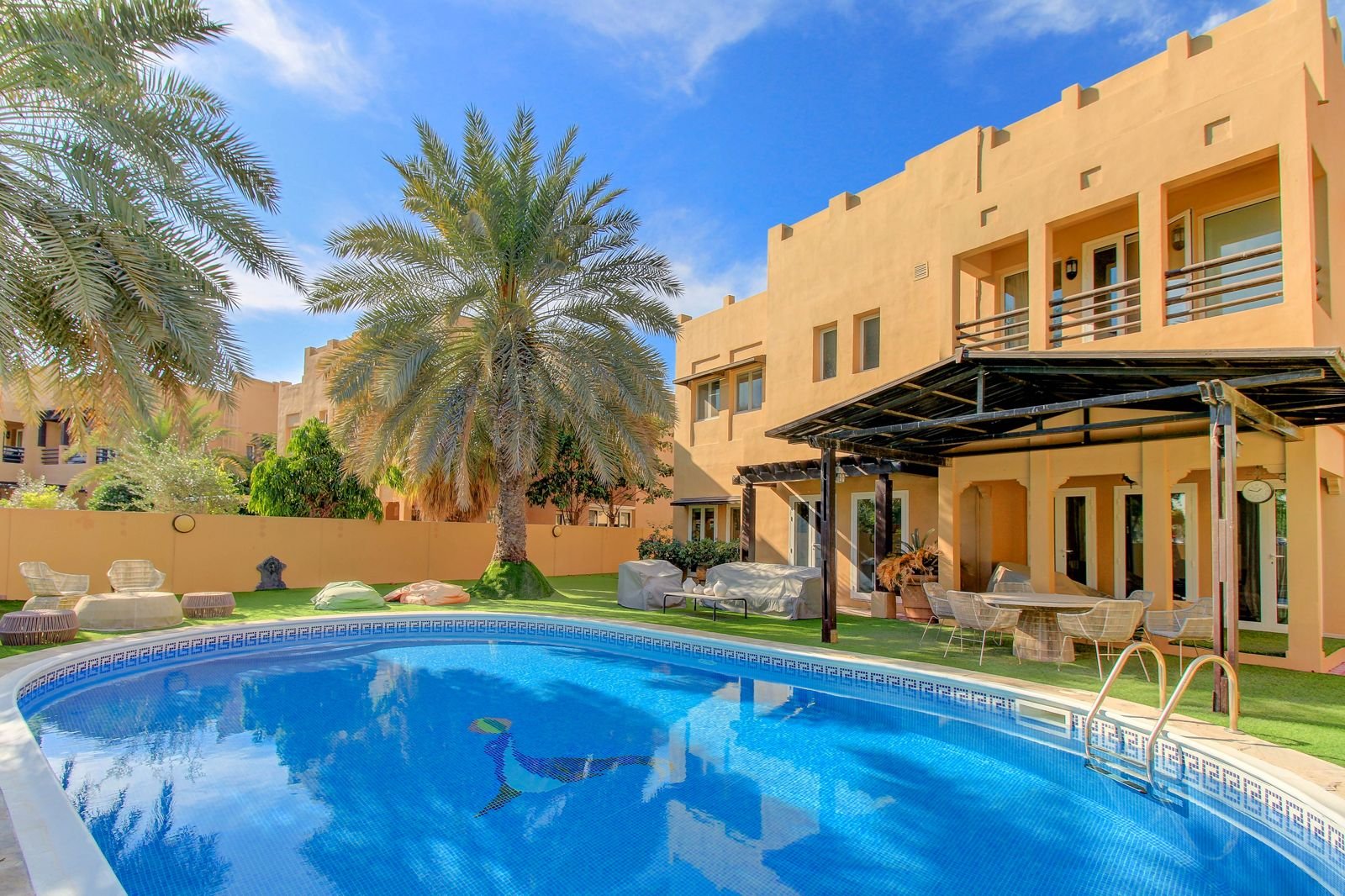 THE LAKES, 4 BEDROOMS - 675 M² VILLA FOR SALE