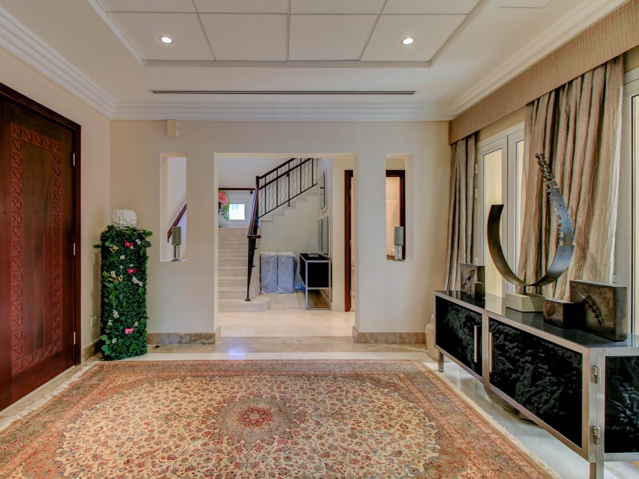 THE LAKES, 4 BEDROOMS - 675 M² VILLA FOR SALE 3