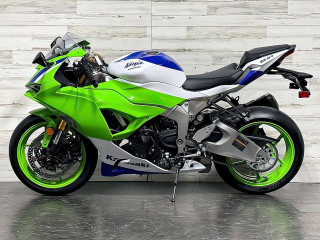2024 Kawasaki ninja ZX-6R  +971551058716
