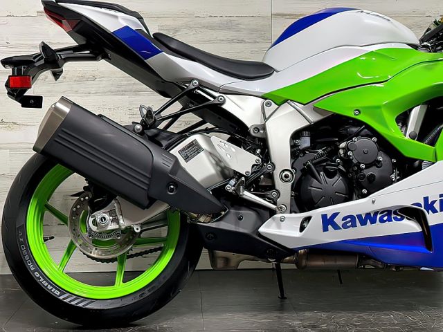 2024 Kawasaki ninja ZX-6R  +971551058716 5