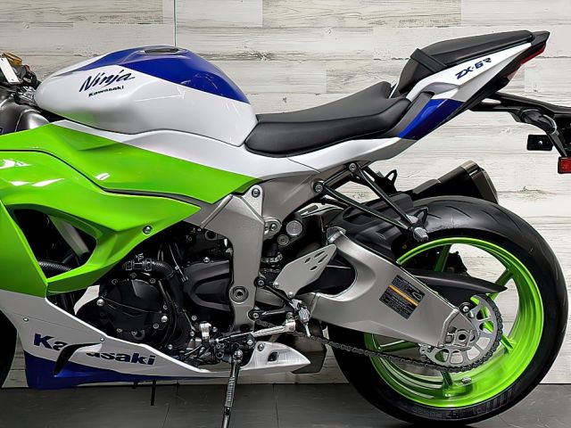 2024 Kawasaki ninja ZX-6R  +971551058716 6