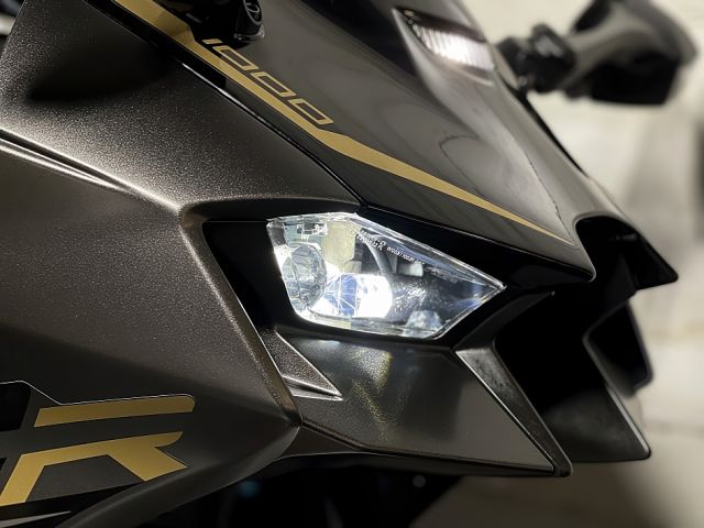 2023 kawasaki ninja ZX-10R   +971551058716 2