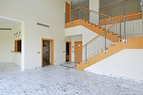 4 Bedrooms Apartment in Al Sarrood 2