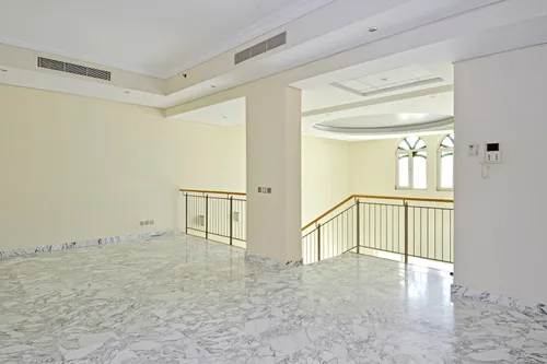 4 Bedrooms Apartment in Al Sarrood 3